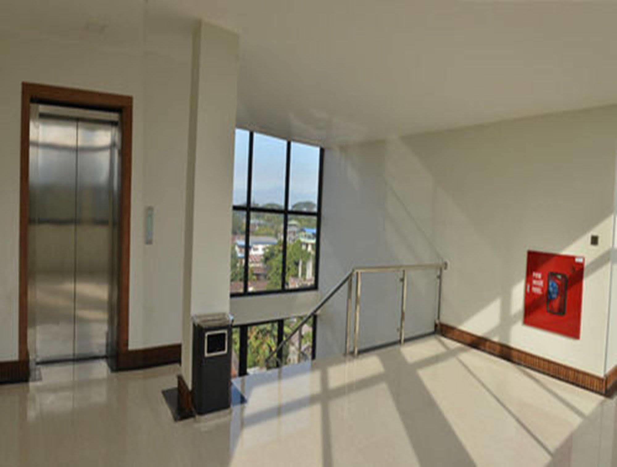 Hotel Hotel Myitkyina 4*